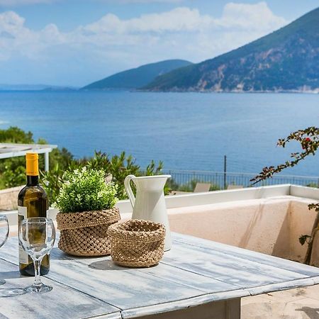 Martini Waterfront Suites Fiskardo Dış mekan fotoğraf