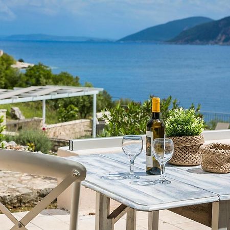 Martini Waterfront Suites Fiskardo Dış mekan fotoğraf