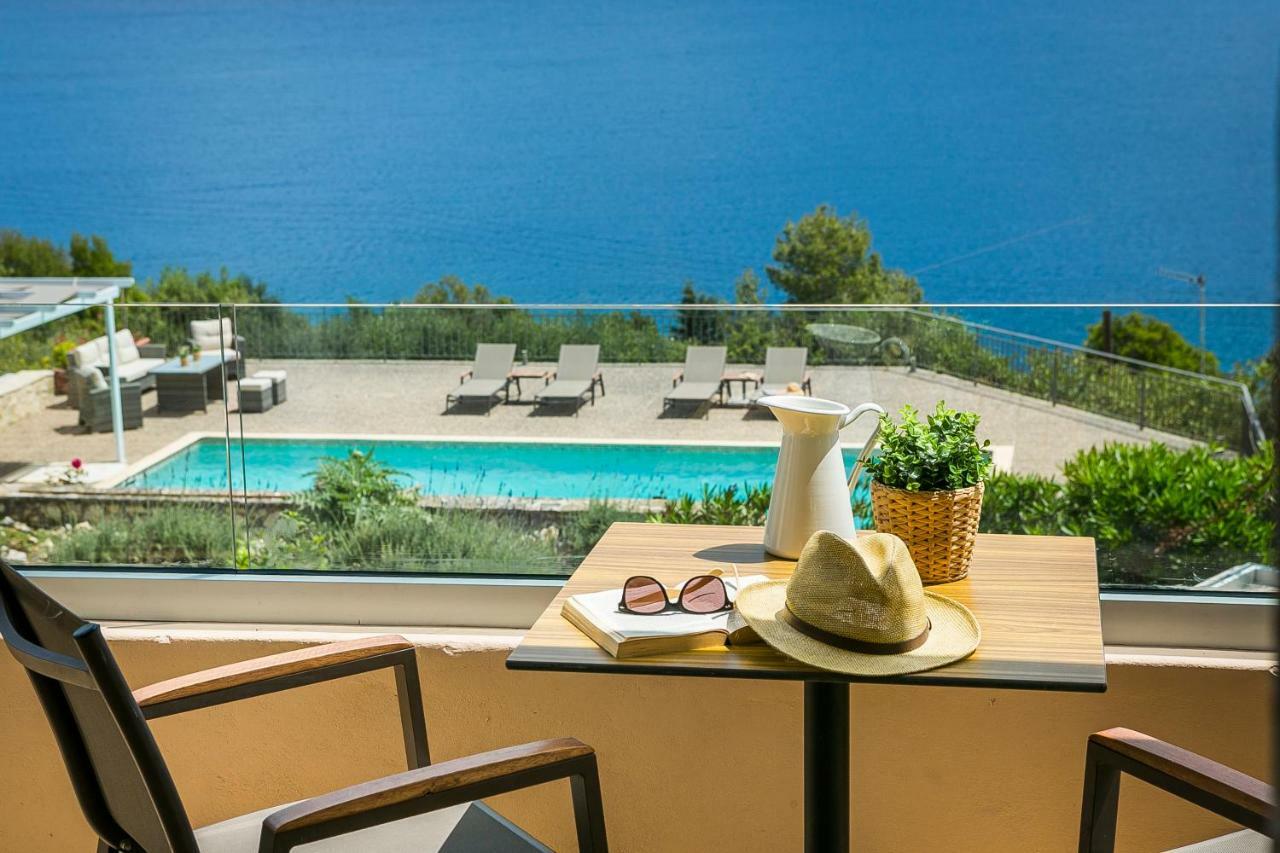 Martini Waterfront Suites Fiskardo Dış mekan fotoğraf