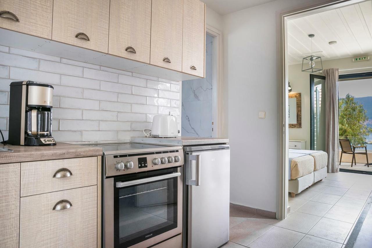 Martini Waterfront Suites Fiskardo Dış mekan fotoğraf