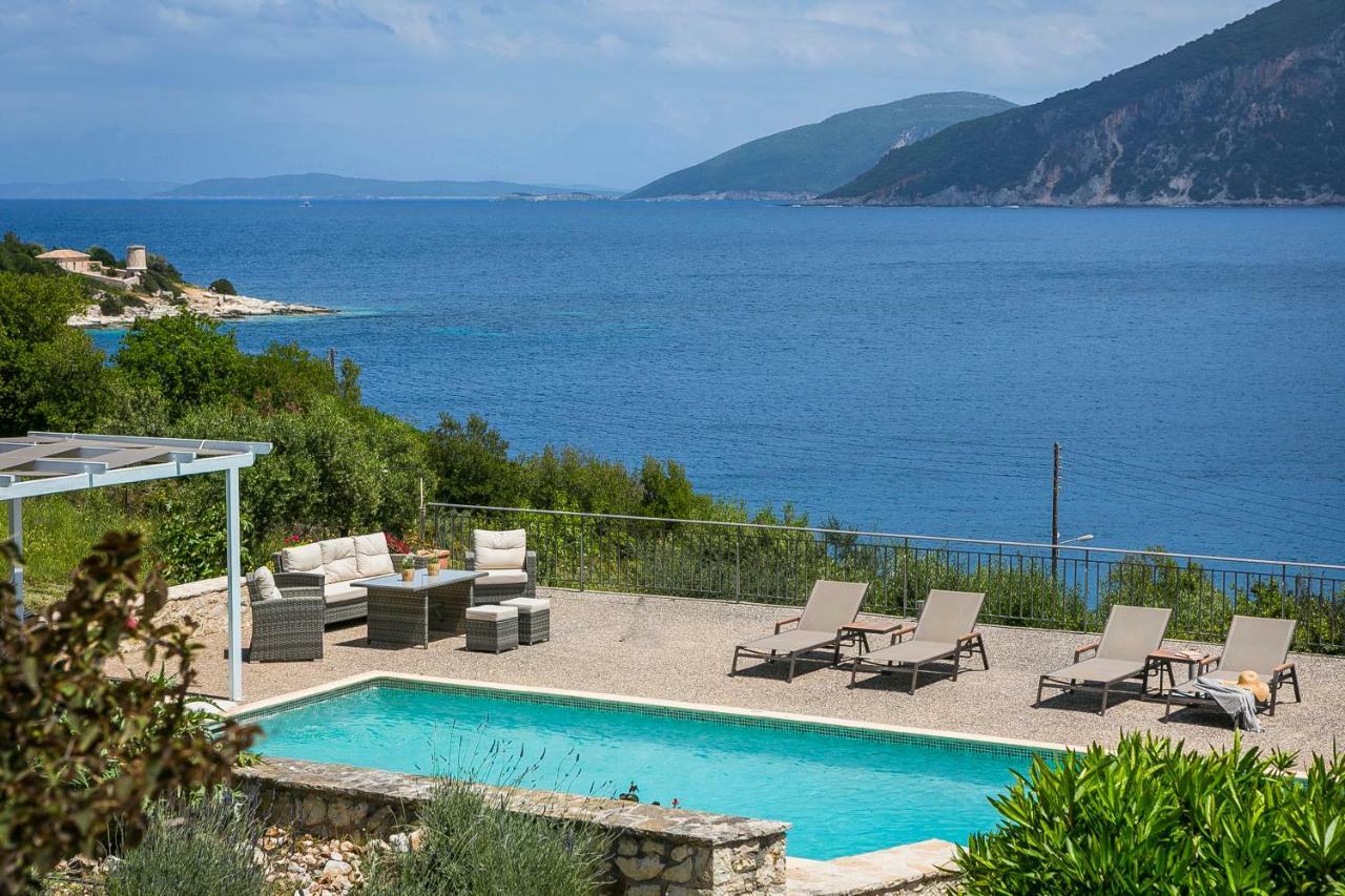 Martini Waterfront Suites Fiskardo Dış mekan fotoğraf