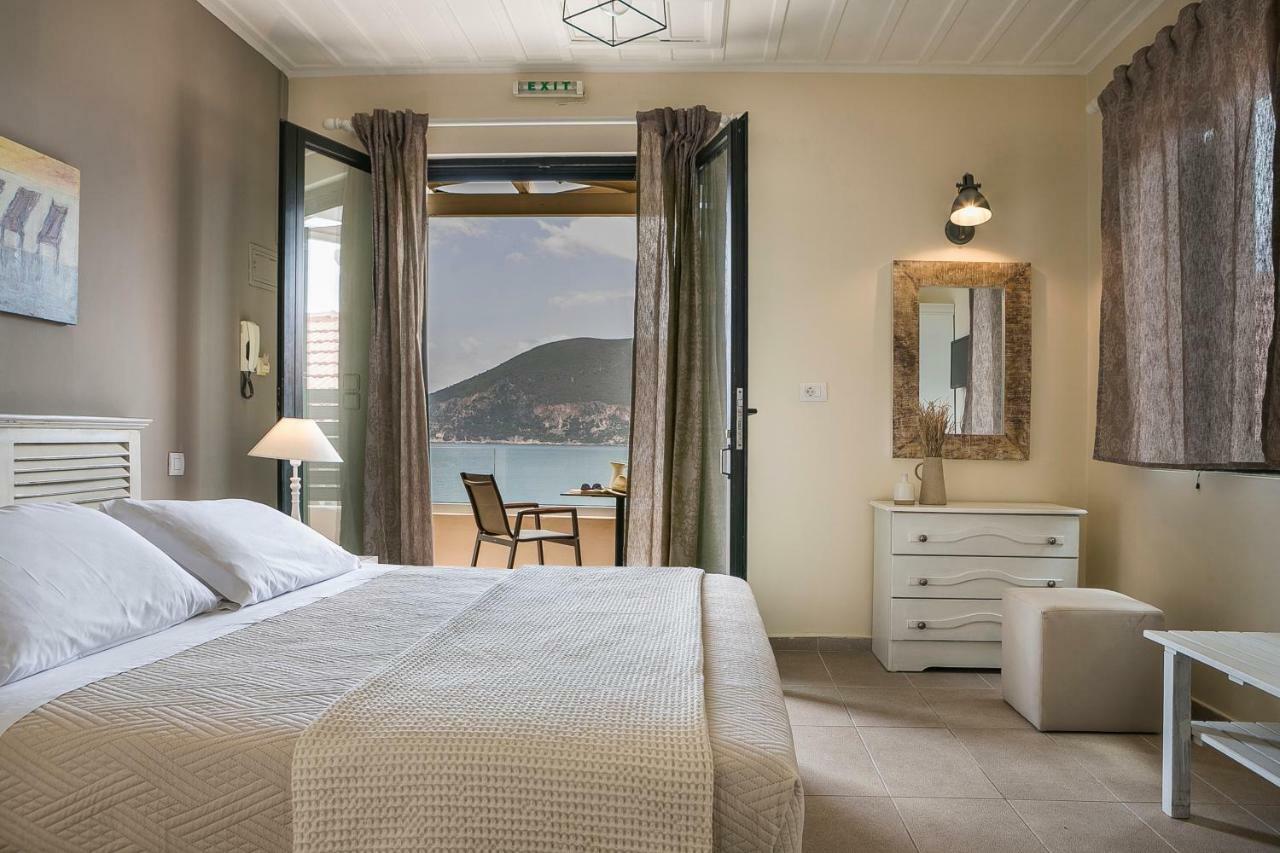 Martini Waterfront Suites Fiskardo Dış mekan fotoğraf