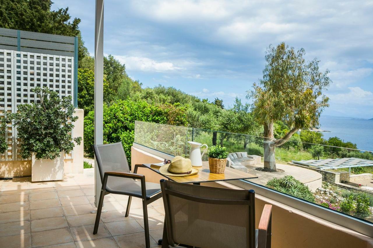 Martini Waterfront Suites Fiskardo Dış mekan fotoğraf