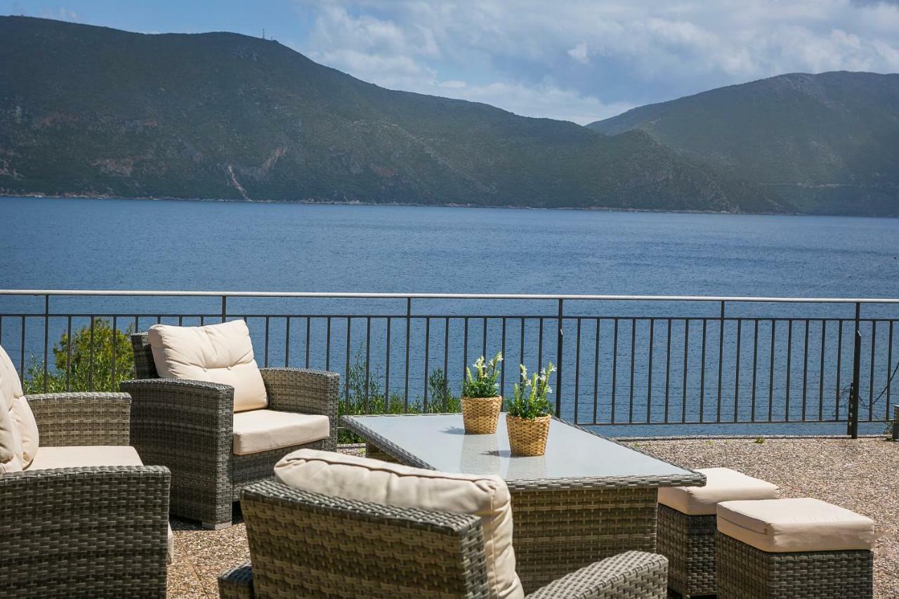 Martini Waterfront Suites Fiskardo Dış mekan fotoğraf
