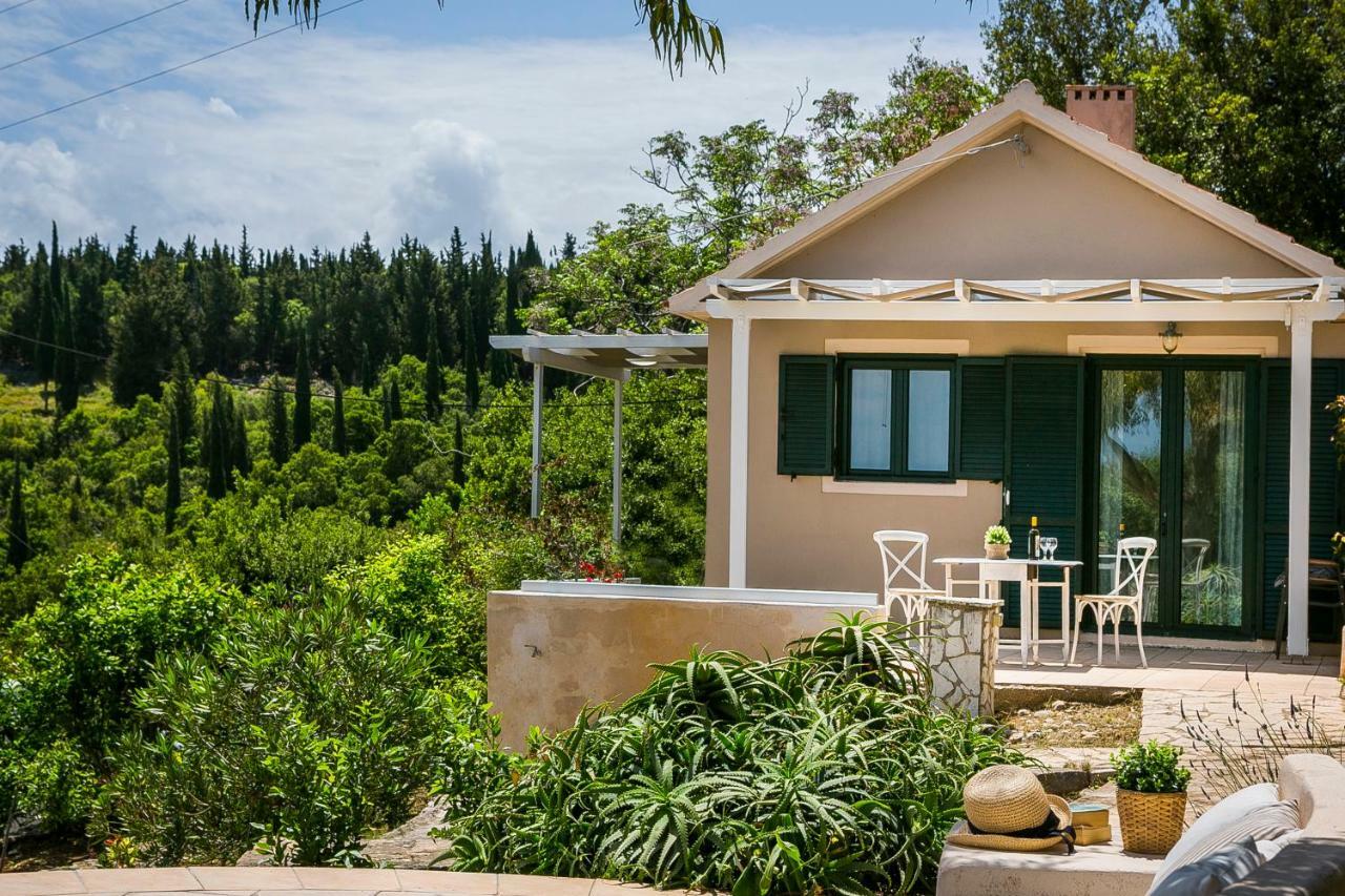 Martini Waterfront Suites Fiskardo Dış mekan fotoğraf