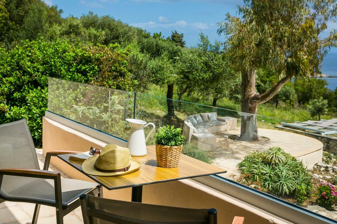 Martini Waterfront Suites Fiskardo Dış mekan fotoğraf