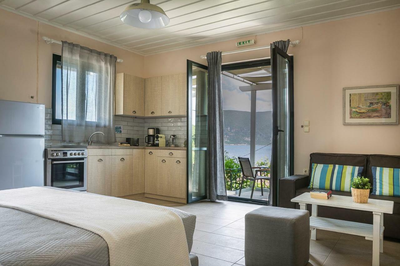 Martini Waterfront Suites Fiskardo Dış mekan fotoğraf
