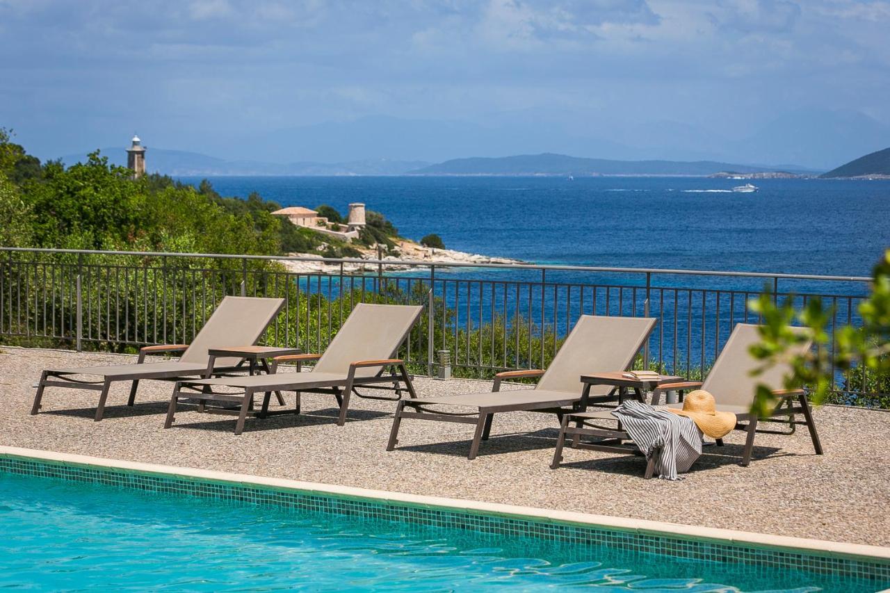 Martini Waterfront Suites Fiskardo Dış mekan fotoğraf