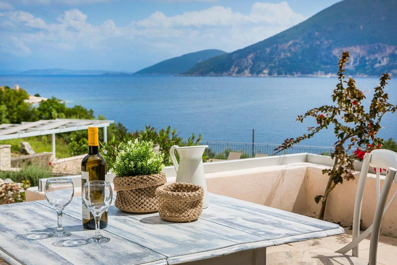 Martini Waterfront Suites Fiskardo Dış mekan fotoğraf