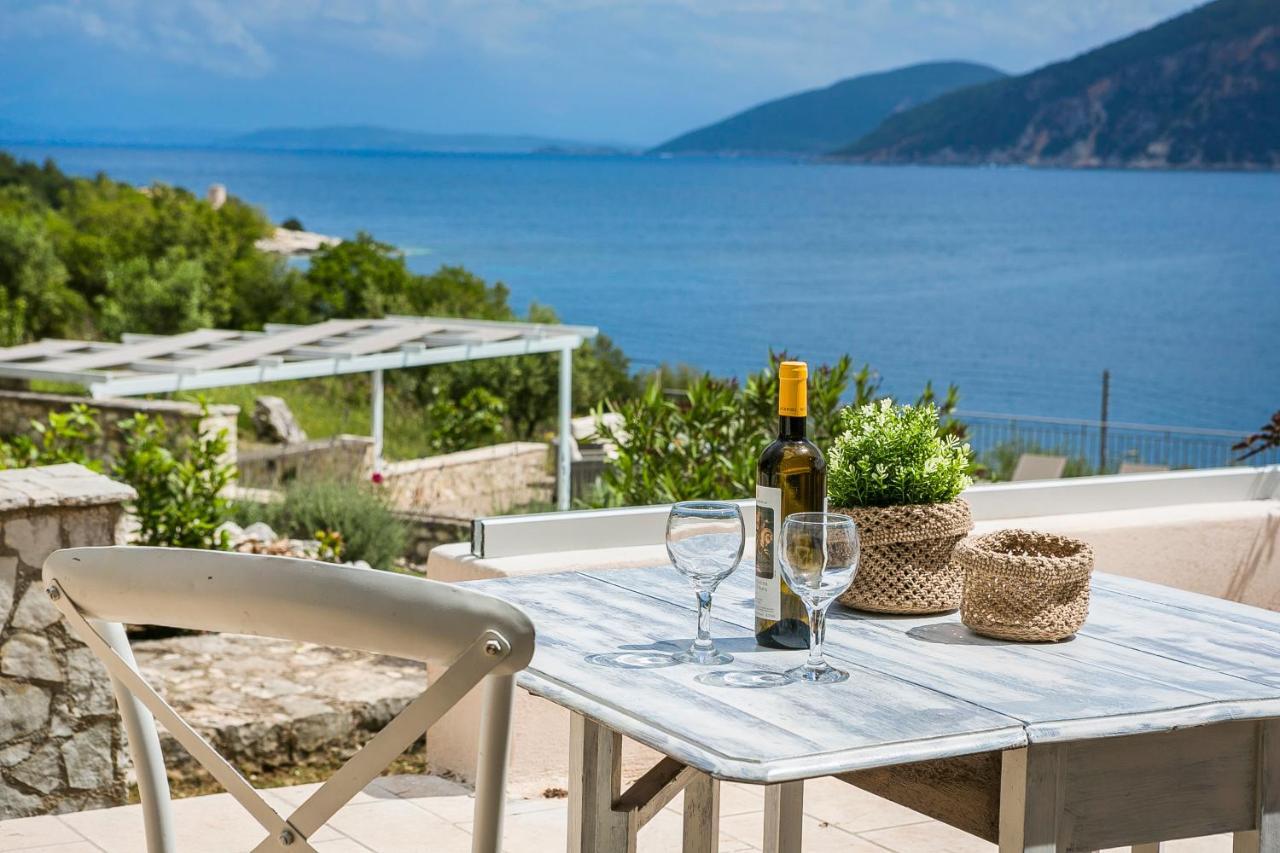 Martini Waterfront Suites Fiskardo Dış mekan fotoğraf
