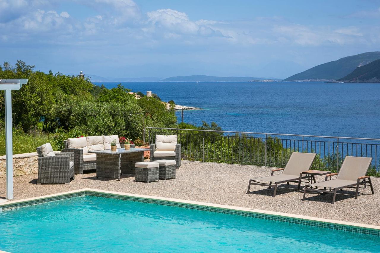 Martini Waterfront Suites Fiskardo Dış mekan fotoğraf