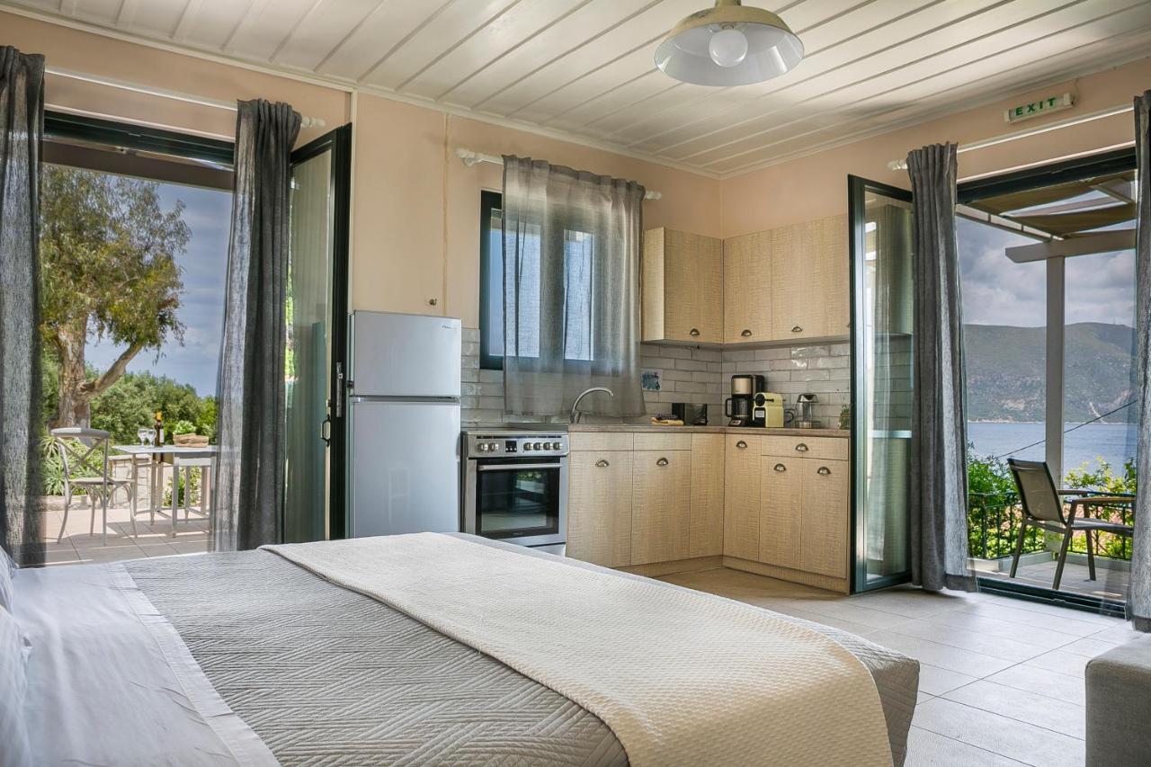 Martini Waterfront Suites Fiskardo Dış mekan fotoğraf